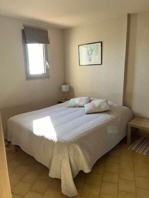 1 bedroom - Panoramic sea view Terrace Swimming pool Air conditioning Parking (Roquebrune-sur-Argens)