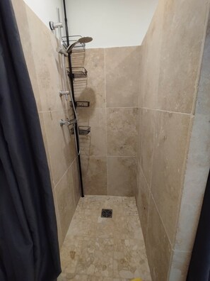 Hair dryer, towels - L'Escale en Provence: village center, air conditioning, wifi (Carcès)
