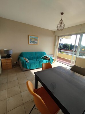 TV - Exceptional sea view! Terrace, Private garage, Walking distance to the beach (Le Lavandou)