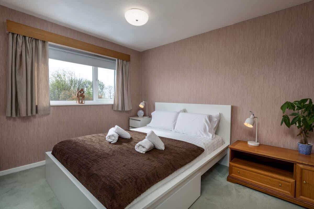 3 habitaciones, tabla de planchar con plancha y wifi gratis 