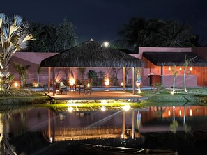 Terrace/patio - Luxury retreat in São Luís with lake, sports courts and lush nature. (São José de Ribamar)