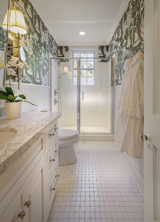 Hair dryer, towels, soap, shampoo. Historic Thistle Dhu Mansion w/ Speakeasy 10k Sq Ft in Village of Pinehurst