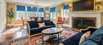 Historic Thistle Dhu Mansion w/ Speakeasy 10k Sq Ft in Village of Pinehurst