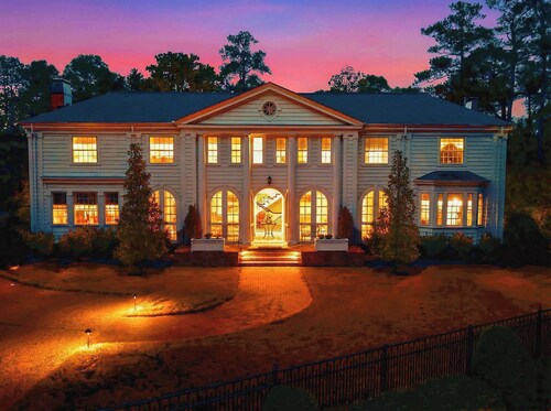 Historic Thistle Dhu Mansion w/ Speakeasy 10k Sq Ft in Village of Pinehurst
