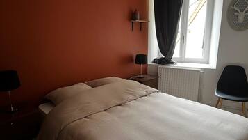 1 chambre, fer et planche Ă repasser, draps fournis
