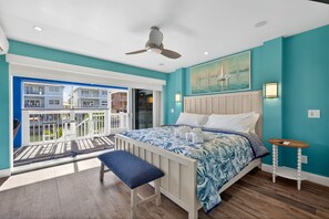 3 bedrooms, desk, iron/ironing board, travel cot - Blue Bay View - Canal Front- Heated Pool (Fort Myers Beach)