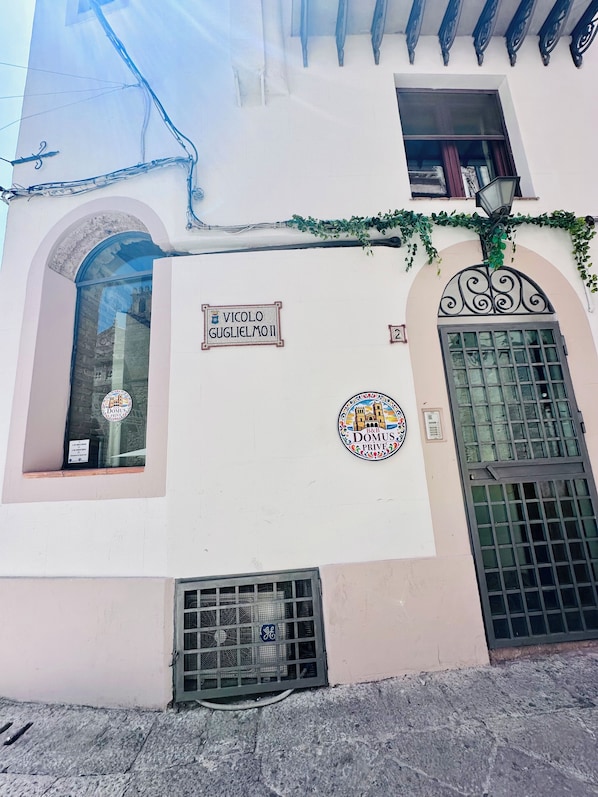 Fachada del alojamiento