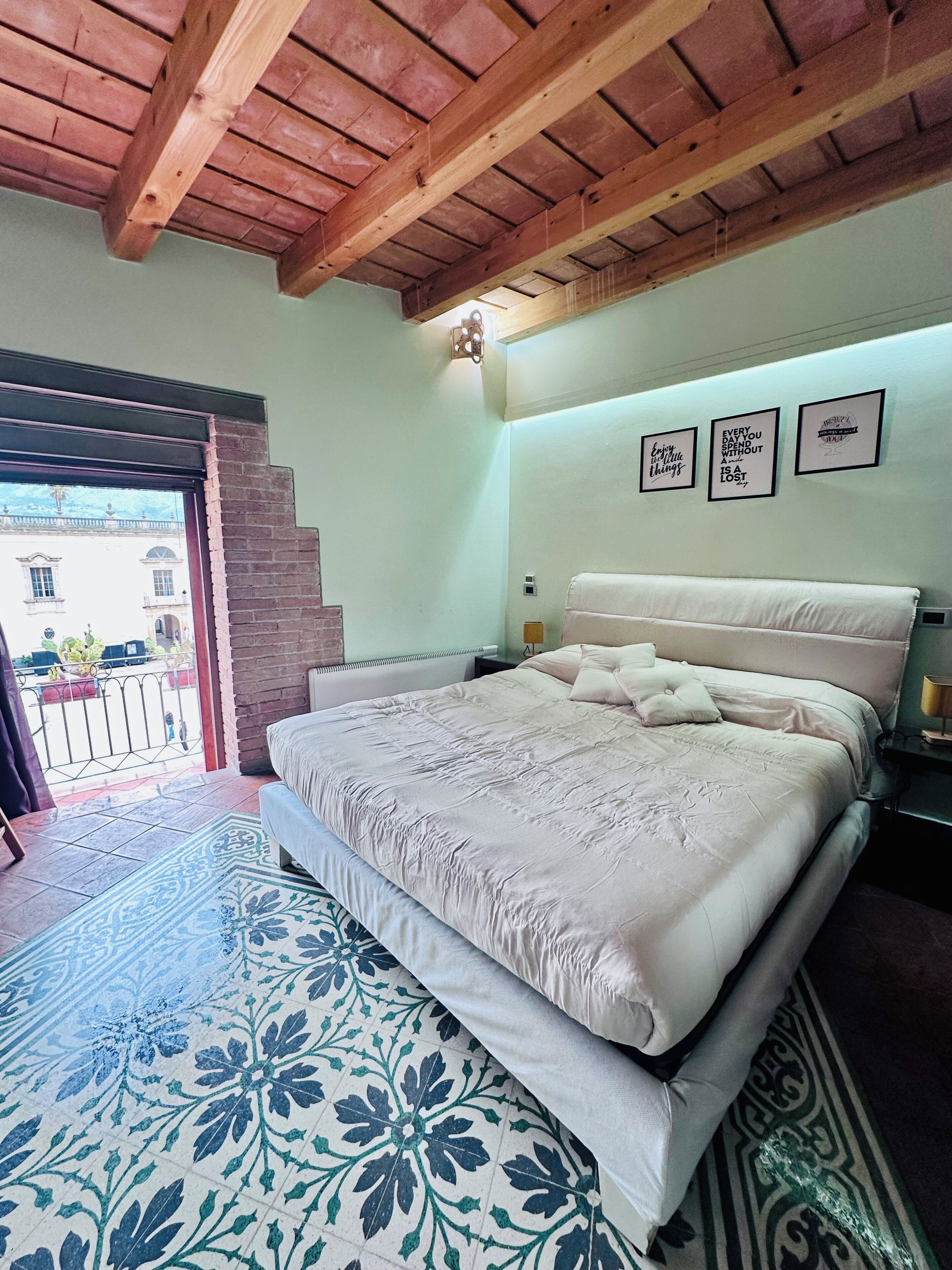 Habitación doble superior, vistas a la ciudad | Wifi gratis