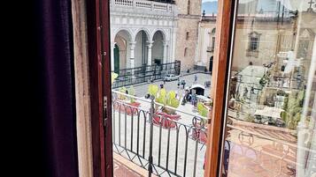 Doppia Superior, vista città | Terrazza/patio