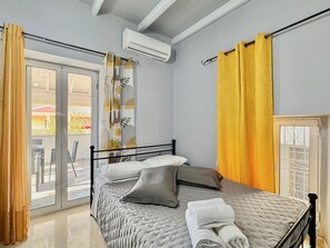 1 bedroom, travel cot, free WiFi, bed sheets - Acharavi Central Apartment 1 (Acharavi)