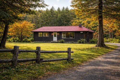 Private 4-Bedroom Lakeside Cottage on Nutt Lake, Muskoka