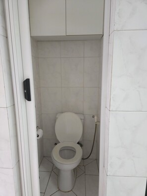 Handtücher, Seife, Toilettenpapier