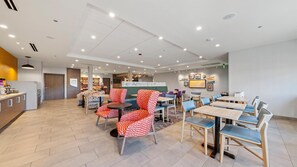 Bao gồm bữa sáng buffet hàng ngày