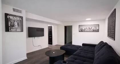 Modern Cozy Stay Stylish 2BR Near ATL