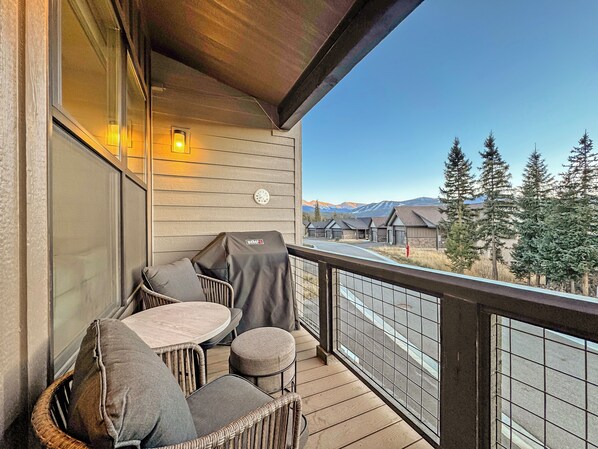 Terrace/patio - Perfect NEW family-friendly townhouse close to Winter Park!  Great views! (Fraser)