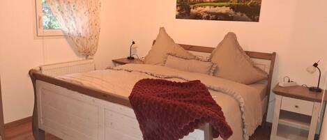 2 bedrooms, WiFi, bed sheets