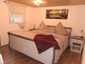 2 bedrooms, WiFi, bed sheets