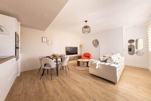 Living area - To complete (La Rochelle)