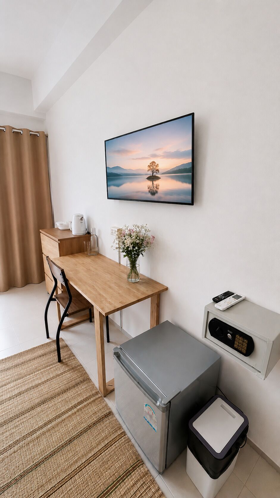 Chambre Deluxe double, balcon | Coffre-fort, accès au Wi-Fi (inclus), literie fournie