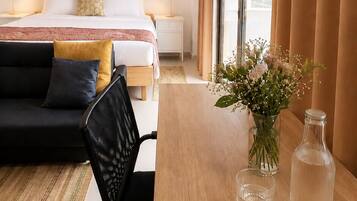 Chambre Double Deluxe | Coffres-forts dans les chambres, Wi-Fi gratuit, draps fournis