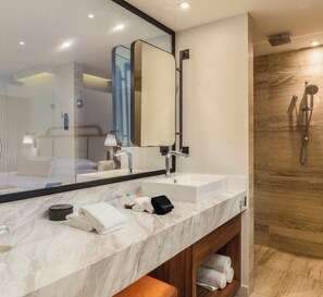 Bathroom - Infinity King Ocean View with Hot Tub (Cabo San Lucas)