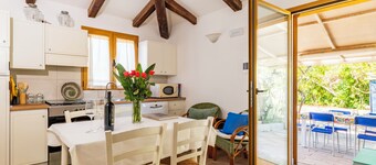 Villa 100 meters from the beach with whirlpool