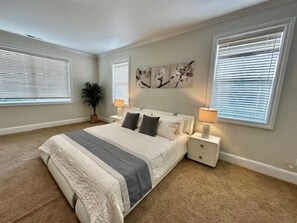 4 bedrooms, iron/ironing board, WiFi, bed sheets
