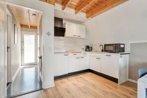 Mikroaaltouuni, uuni, liesi, astianpesukone