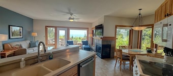 Tranquil 2 bedroom North Shore retreat with views of Lake Superior or Poplar River