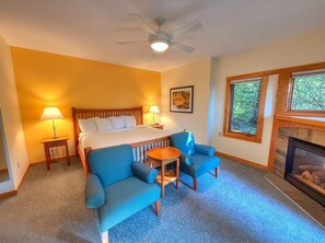 Room - Tranquil 2 bedroom North Shore retreat with views of Lake Superior or Poplar River (Lutsen)