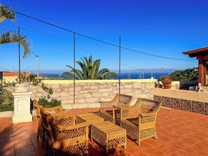 Terrace/patio - Exquisite rural house with garden, pool and views. (Arico Viejo)