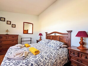 Room - Exquisite rural house with garden, pool and views. (Arico Viejo)