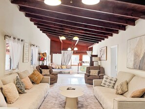 Living area - Exquisite rural house with garden, pool and views. (Arico Viejo)
