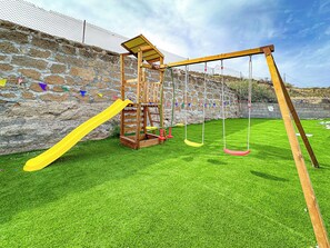 Children's area - Exquisite rural house with garden, pool and views. (Arico Viejo)