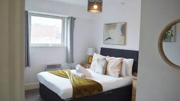 2 bedrooms, iron/ironing board, WiFi, bed sheets