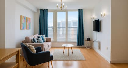 Central Cardiff 2 Bed Apartment | FREE Parking | Walk to Stadium & Shopping