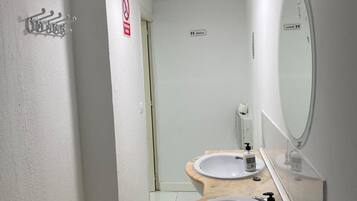 Dubbelrum för familj | Badrum