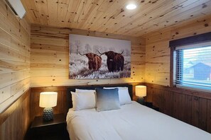 Travel crib, WiFi, bed sheets