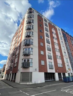 Exterior - Cm Belfast Apartment Central Location, Modern Comfort (Belfast)
