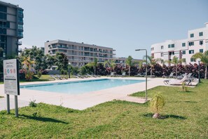 Pool - Elephant Apartment | Two-bedroom | Shared pool (Funchal)