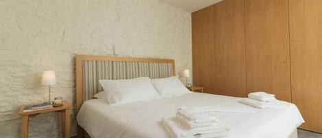 1 bedroom, iron/ironing board, Internet, bed sheets