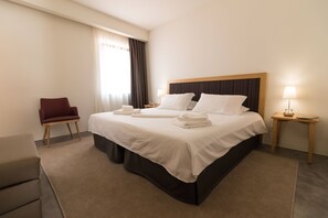 1 bedroom, iron/ironing board, Internet, bed sheets - Terrace One-Bedroom | Old Town | Parking & AC (Funchal)