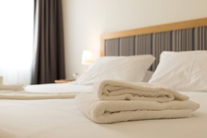 1 habitación, tabla de planchar con plancha, internet y ropa de cama 