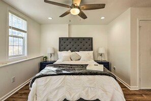 1 bedroom, desk, iron/ironing board, WiFi