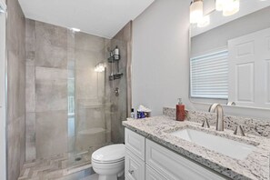 Hair dryer - Modern Waterfront Tampa Home w/ Balconies (Tampa)