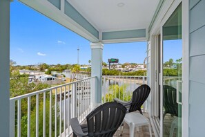 Property grounds - Modern Waterfront Tampa Home w/ Balconies (Tampa)