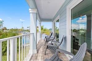Property grounds - Modern Waterfront Tampa Home w/ Balconies (Tampa)