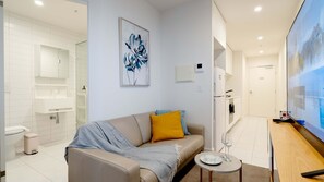 Smart TV - Cloud 9 on Elizabeth - A Skyline Soul (Melbourne)