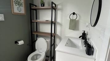 Handtücher, Seife, Toilettenpapier