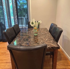 Dining - Charming 3-bedroom house in delightful Ballwin and basement is not included (Ballwin)